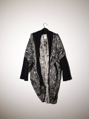 Fuzzi Sweater Cardigan Womens Medium Black White Abstract Print Draped Longline